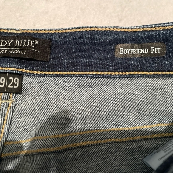 Judy Blue Jeans Womens 9 / 29 Boyfriend Fit Los Angeles Distressed Ripped Denim - Picture 4 of 13